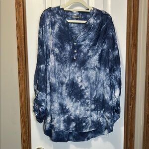 Tramp Blue and White Buttoned 3/4 Sleeve Tunic